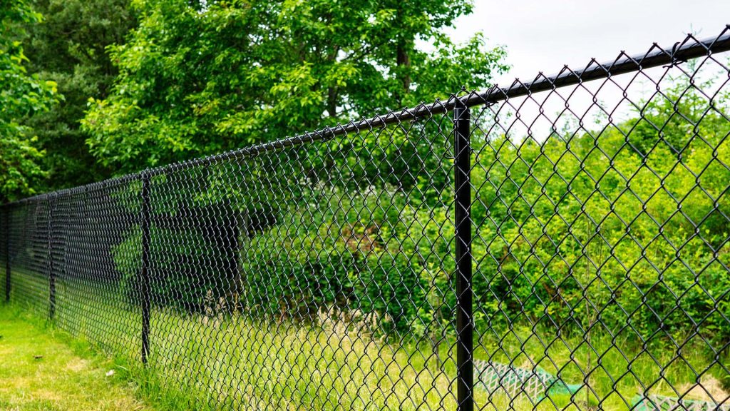 how to install chain link fence