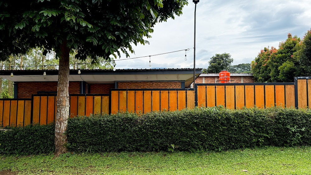 Build a Fence on the Property Line